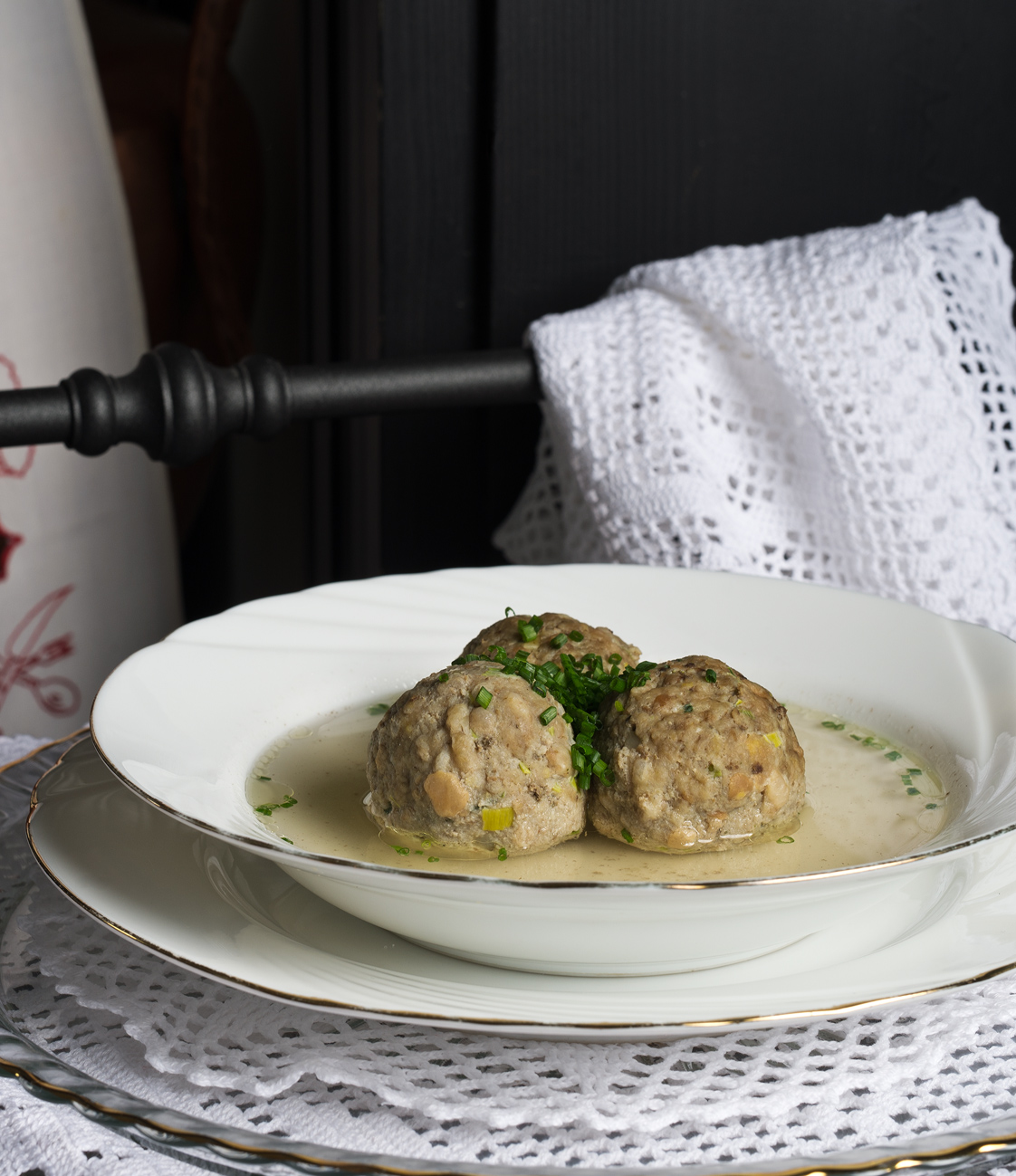 Leberknoedelsuppe - canederli al fegato in brodo.jpg